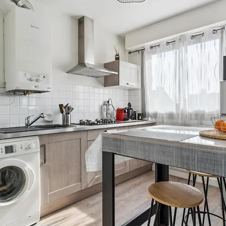 La Jol'nantaise - Proche Tram Ligne 2 & 3 Et Bus Apartment