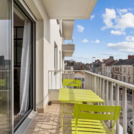 La Jol'nantaise - Proche Tram Ligne 2 & 3 Et Bus Nantes