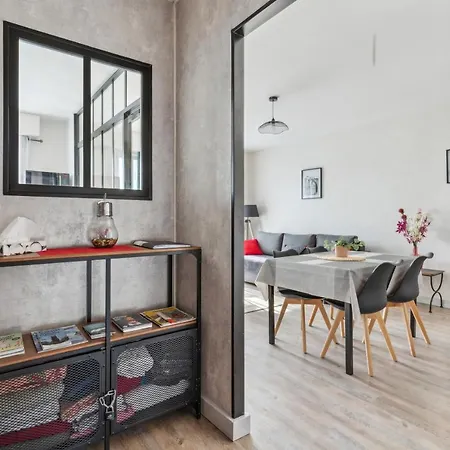 La Jol'nantaise - Proche Tram Ligne 2 & 3 Et Bus