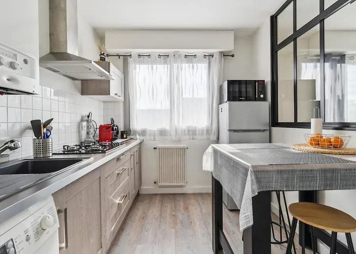 La Jol'nantaise - Proche Tram Ligne 2 & 3 Et Bus *