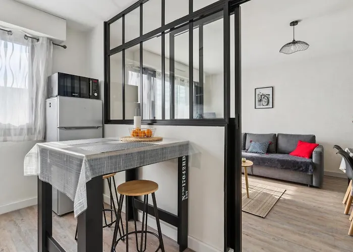 La Jol'nantaise - Proche Tram Ligne 2 & 3 Et Bus Apartamento