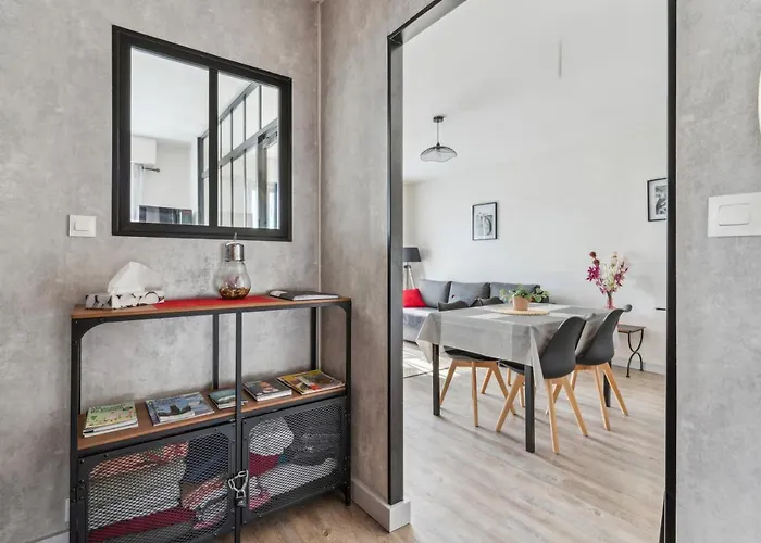 La Jol'nantaise - Proche Tram Ligne 2 & 3 Et Bus