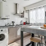 La Jol'nantaise - Proche Tram Ligne 2 & 3 Et Bus Apartment