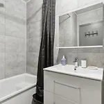 La Jol'nantaise - Proche Tram Ligne 2 & 3 Et Bus Apartment *