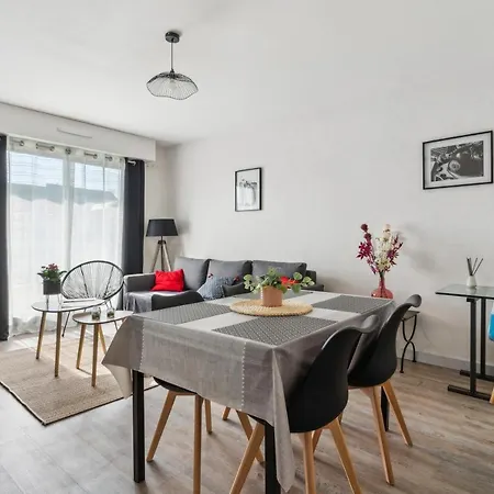Apartment La Jol'nantaise - Proche Tram Ligne 2 & 3 Et Bus